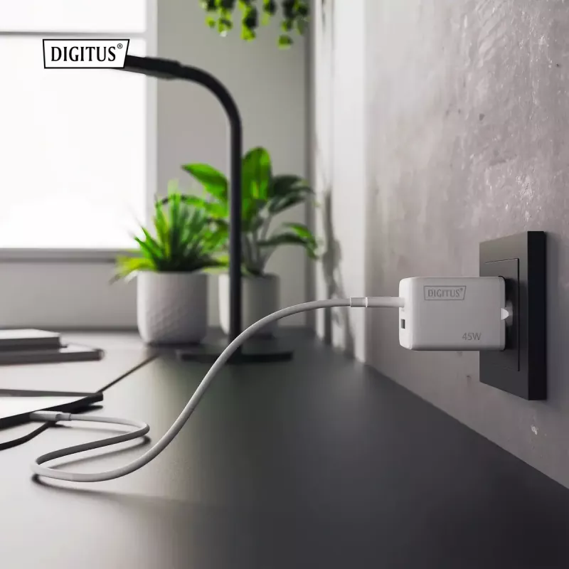 Sieninis įkroviklis DIGITUS USB GaN 45W – 1× USB-C, 1× USB-A, įėjimas 100–240V, baltas