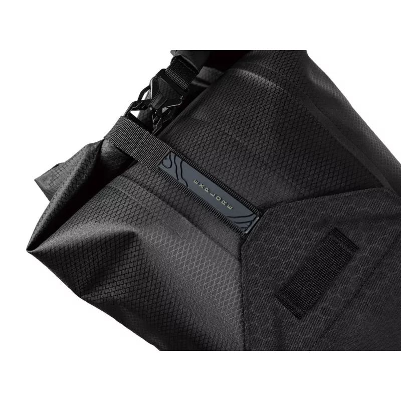 Bagažinė ant sėdynės strypo TOPEAK BackLoader X 15L Juoda – kuprinė ant galinės sėdynės strypo, 15 L talpa