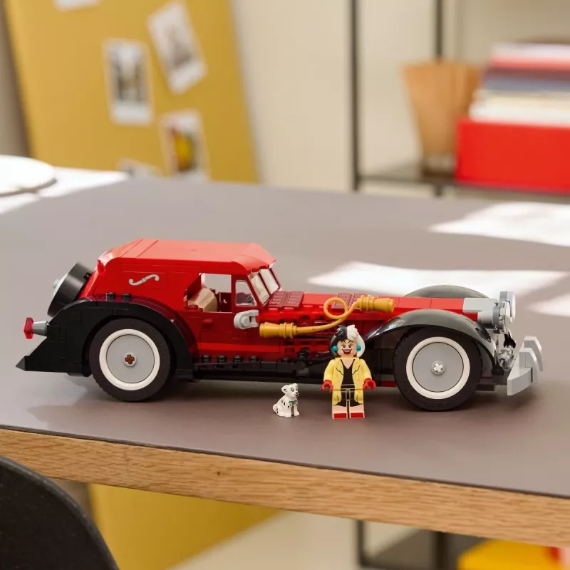 LEGO rinkinys „Piktoji Disnėjaus ponia“ automobilis 43277 – kolekcinis modelis