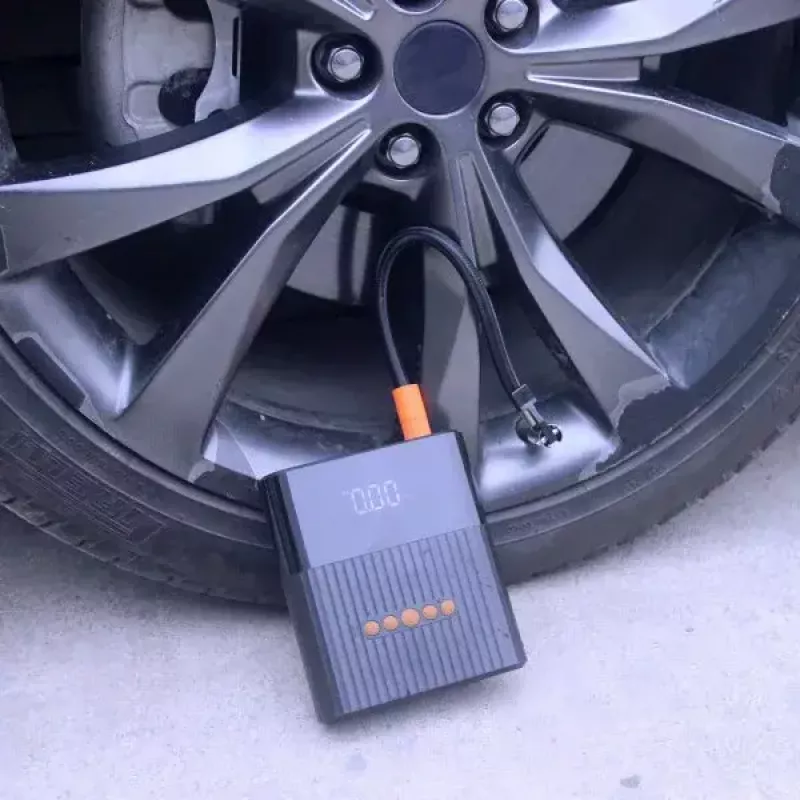 4smarts automobilio užvedimo starteris 456312 – 300 A paleidimo srovė, 2 A išėjimas, 16,6 V baterija, juoda