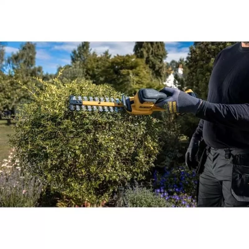 Belaidis kompaktiškas krūmapjovės pjūklas DeWalt DCMHT520N-XJ
