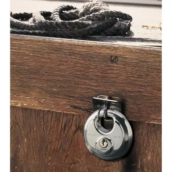 MASTER LOCK 40EURD Disko spyna 70 mm nerūdijančio plieno korpusu su uždengtu kilpa