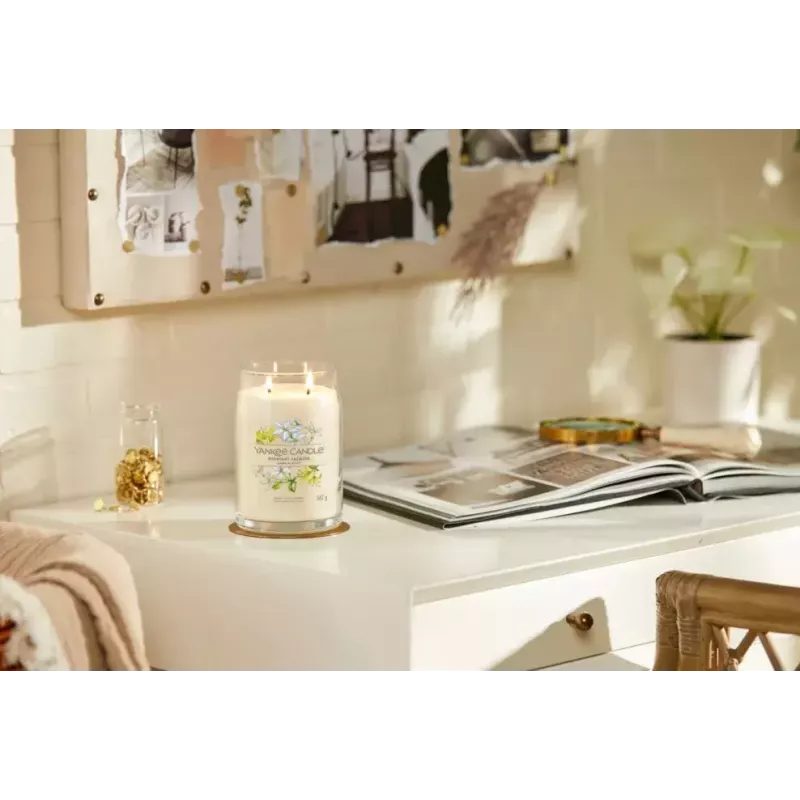 Yankee Candle Midnight Jasmine didelis žvakė stiklainyje 567g