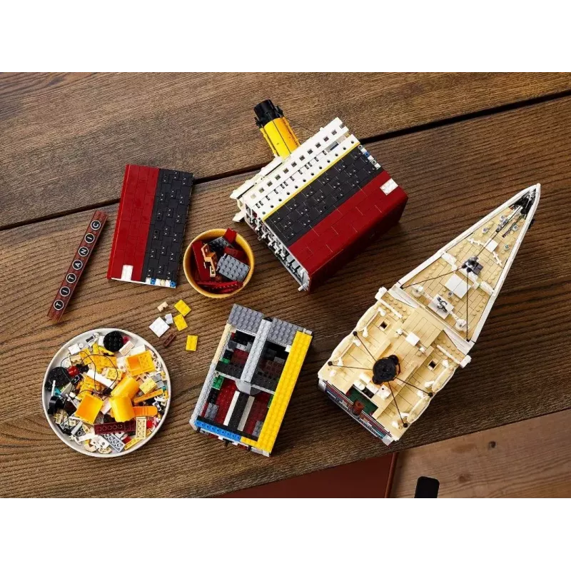 LEGO ICONS 10294 Titaniko modelio replika – 9 090 detalių, 18+