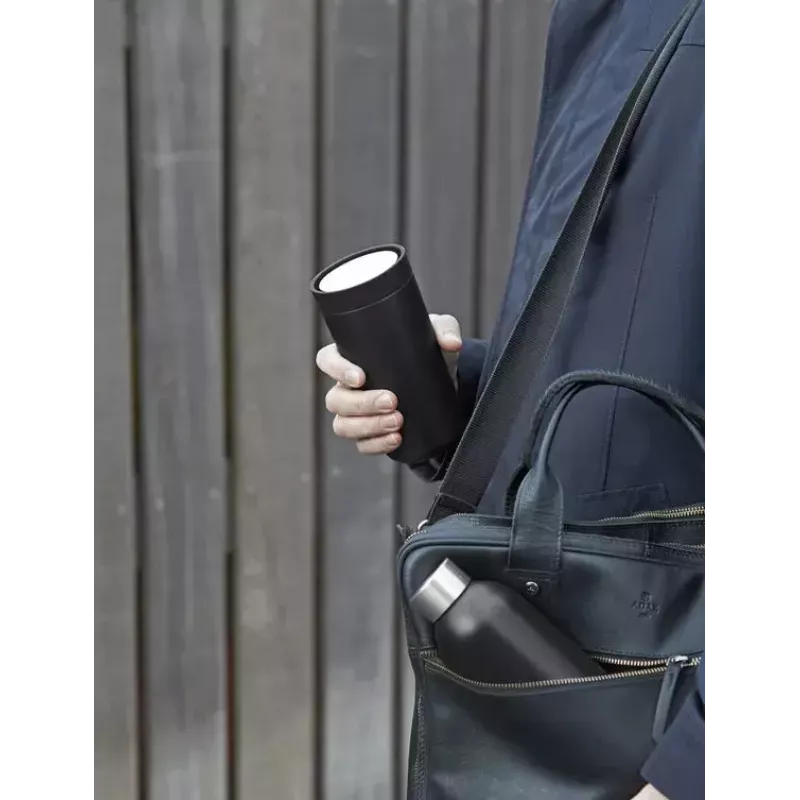 Stelton To Go Click 400 ml juodas kelioninis puodelis iš nerūdijančio plieno ir polipropileno