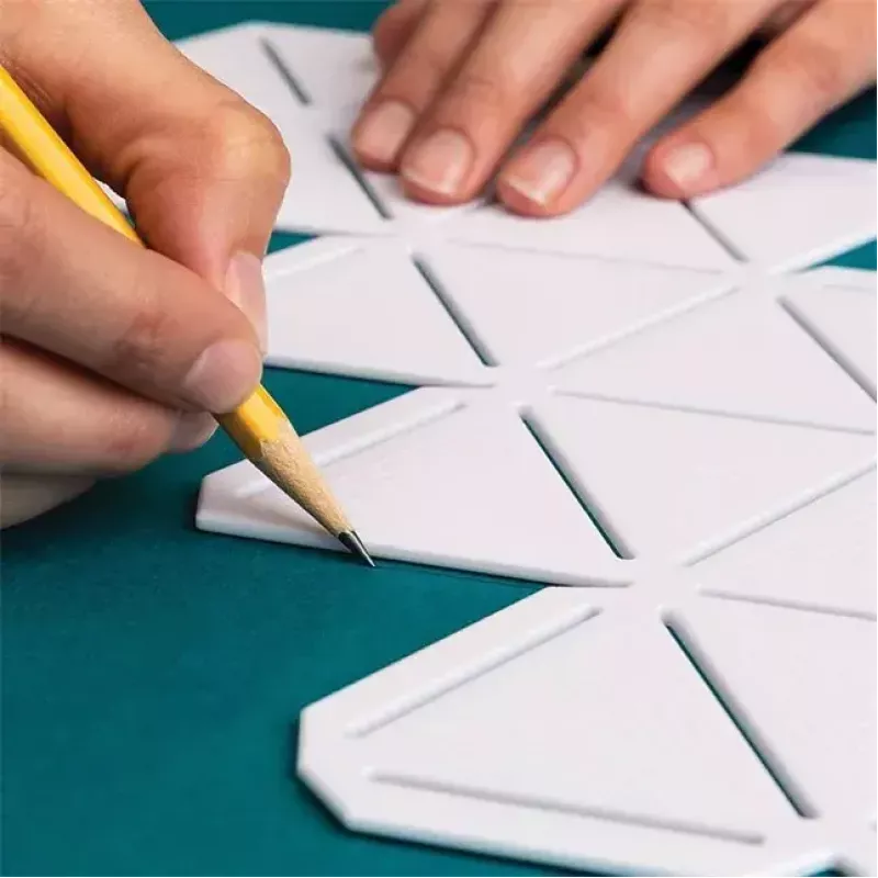 Fiskars 1059566 Siluetinis trafaretas iš balto plastiko suaugusiems ir vaikams