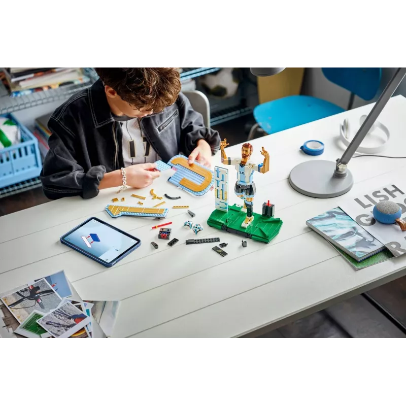 LEGO Editions 43015 Lionel Messi – futbolo legenda