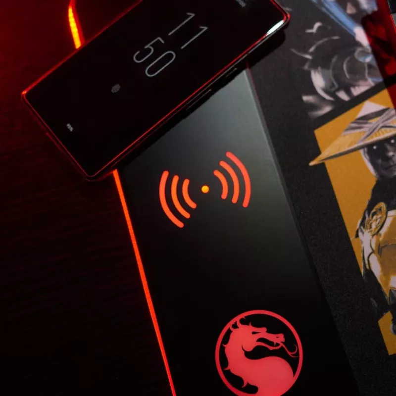 Numskull pelėdėlis Mortal Kombat su belaidžiu įkrovimu 30x80cm