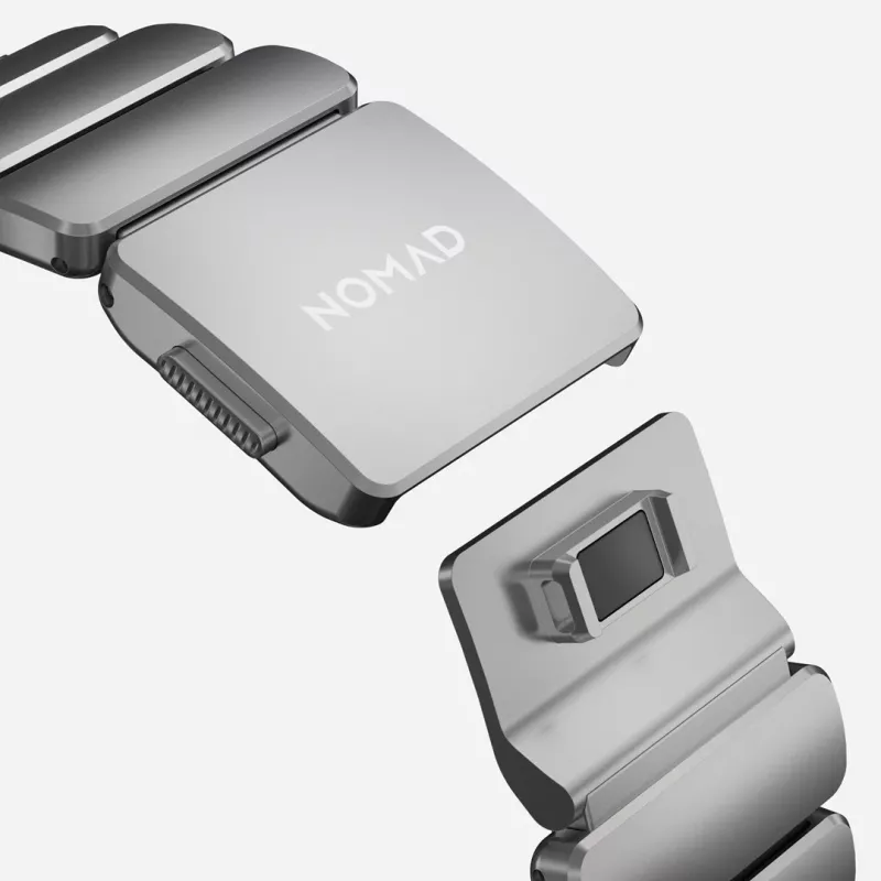 NOMAD Stratos Band – titano apyrankė Apple Watch 49mm su FKM įdėklu (natūralus titanas, juodas FKM)