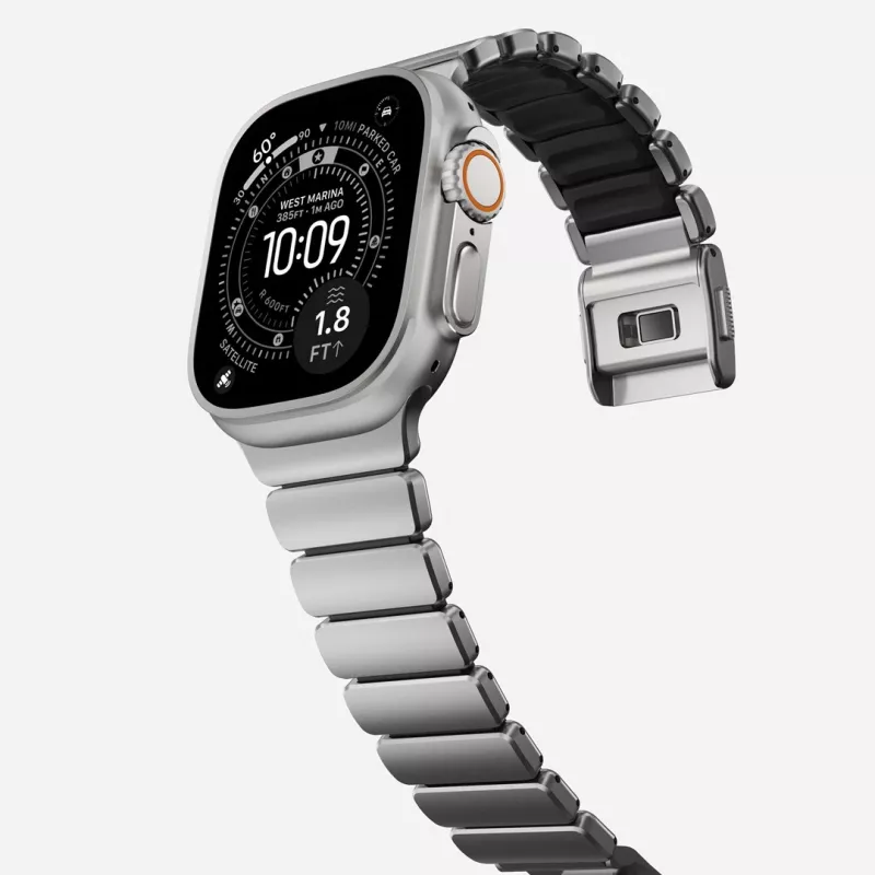 NOMAD Stratos Band – titano apyrankė Apple Watch 49mm su FKM įdėklu (natūralus titanas, juodas FKM)