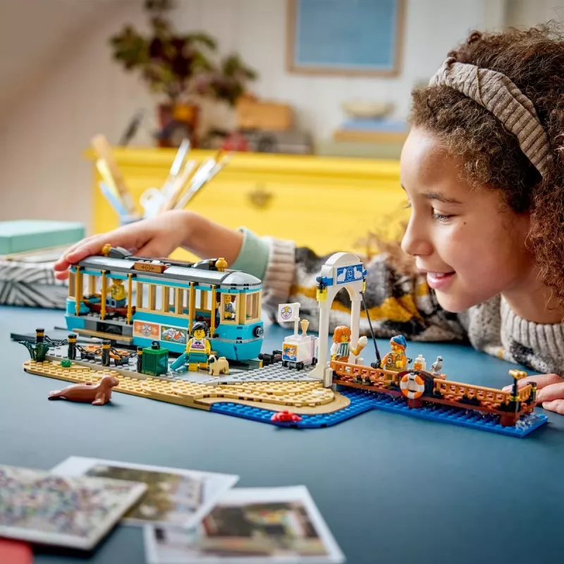 LEGO City 60506 Klasikinis paplūdimio tramvajus (693 dalių)