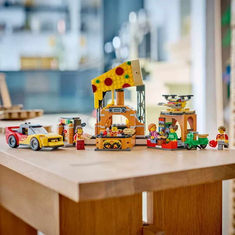 LEGO City 60496 Picos pristatymo patirtis su transporto priemonėmis (494 dalys)