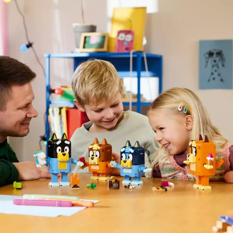 LEGO Bluey 11217 Statybinė Bluey šeima (466 dalių)