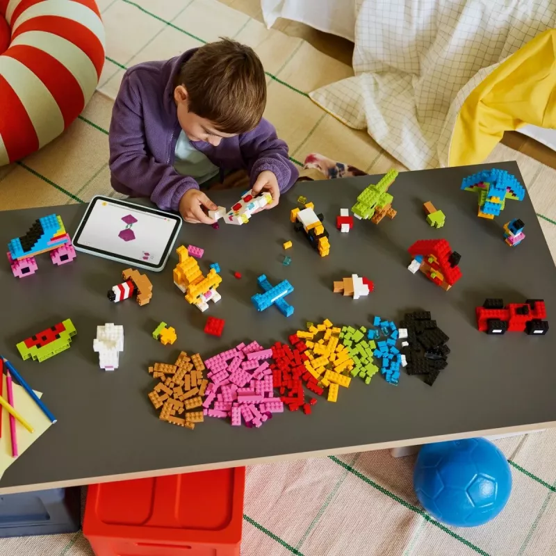 LEGO Classic 11045 Kūrybiniai spalvoti kaladėliai (820 vnt.)