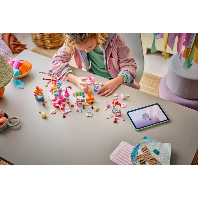 LEGO Friends 42700 Saldainių ir keksiukų apžvalgos ratas (602 detalės)