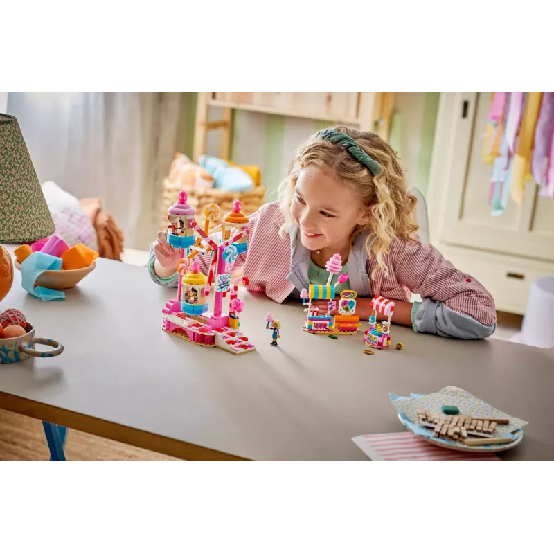 LEGO Friends 42700 Saldainių ir keksiukų apžvalgos ratas (602 detalės)