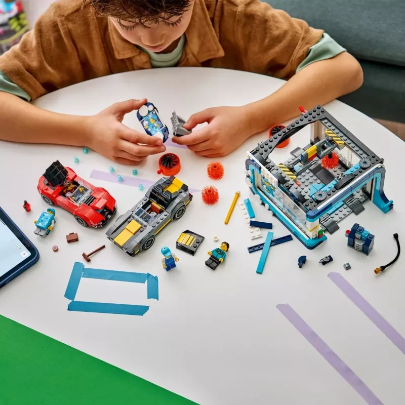 LEGO City 60497 Pravažiuojama automobilių plovykla (583 detalės)