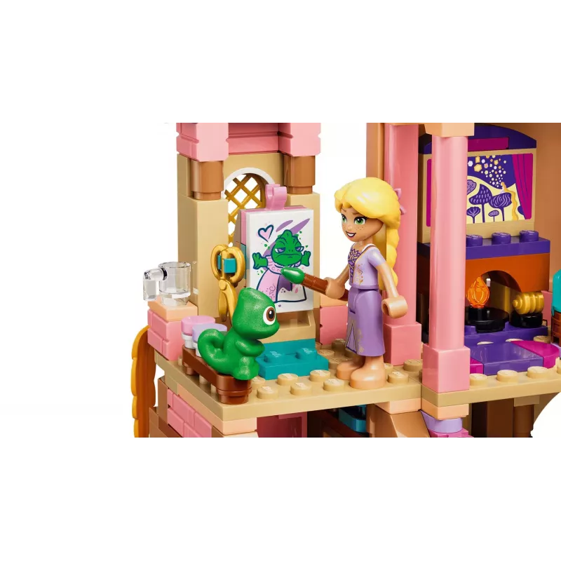 LEGO Disney 43297 Rapunzelės pilis (676 dalių)
