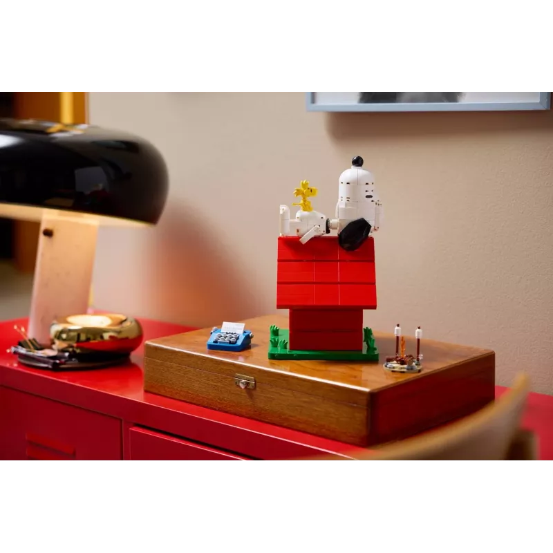 LEGO Ideas 21368 „Snoopy šunų namelis“ – 1327 dalių statybos rinkinys