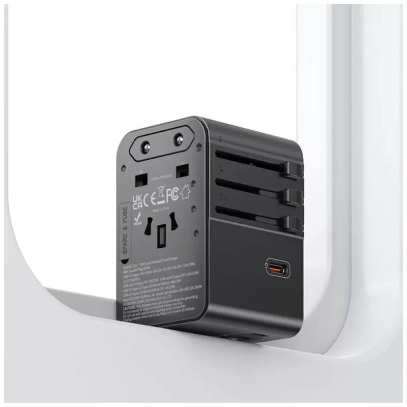USAMS Travel Adapter CC310 70W 3xUSB-C US/AU/EU/UK Black