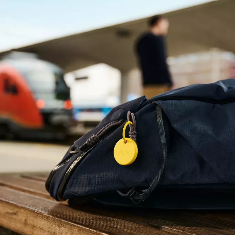 Chipolo POP Bluetooth Tracker with Replaceable Battery for iOS & Android, Blue