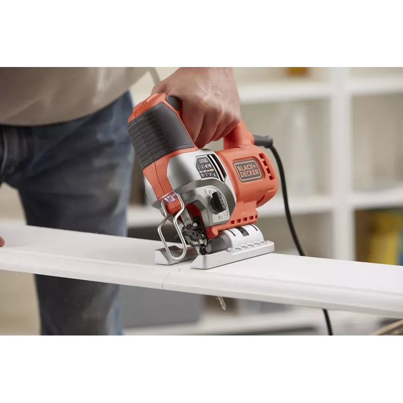 Black & Decker BES610K-QS 650W Švytuoklinis Pjūklas Dėžutėje