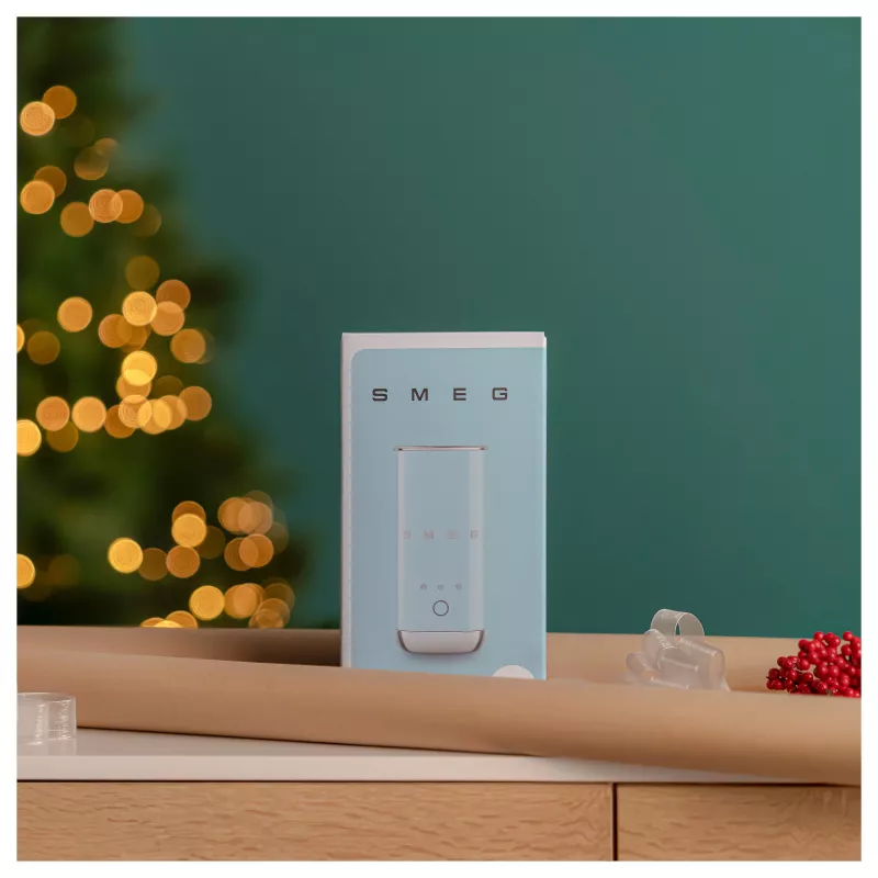 Smeg MFF02BLEU Pieno putotojas, 3 funkcijos, nelimpanti danga, 500 W, pastelinė mėlyna