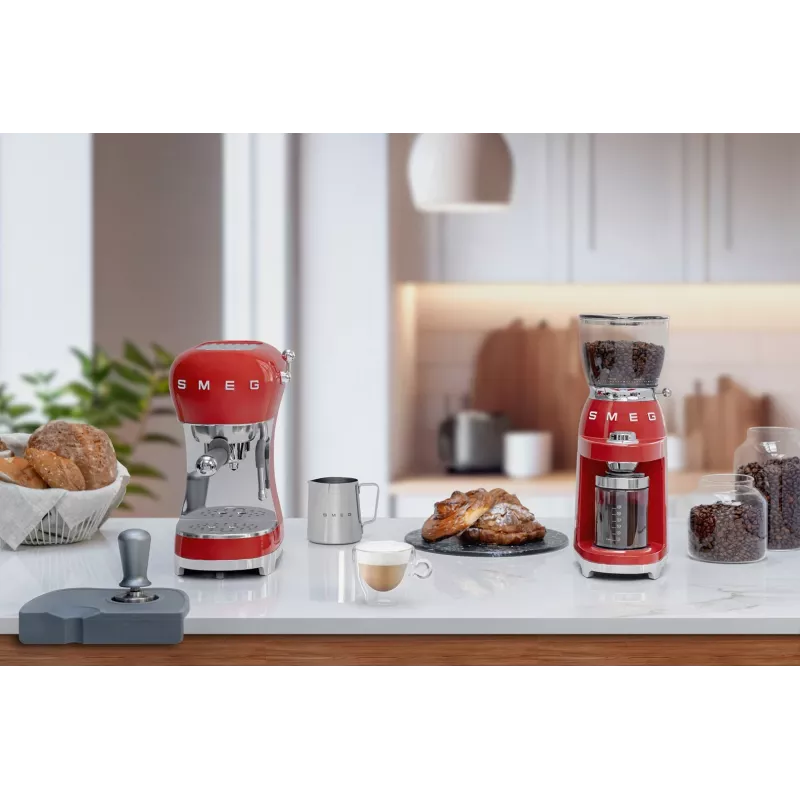 Smeg ECF02RDEU 50's Style Manual Espresso Machine 1.1 L Raudona