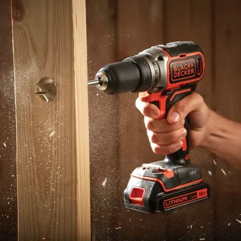 Black & Decker BL186KB-QW 18V belaidis bešepetėlis plaktukinis gręžtuvas 1650 aps./min. (2×1,5 Ah baterijos, įkroviklis, dėklas)
