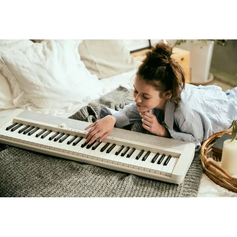 Casio CT-S1 Skaitmeninis sintezatorius, 61 klavišas, baltas