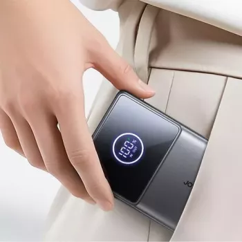 Joyroom JR-PR1 10000mAh 22,5W Power Bank su įtaisyta ištraukiama USB-C jungtimi Juoda