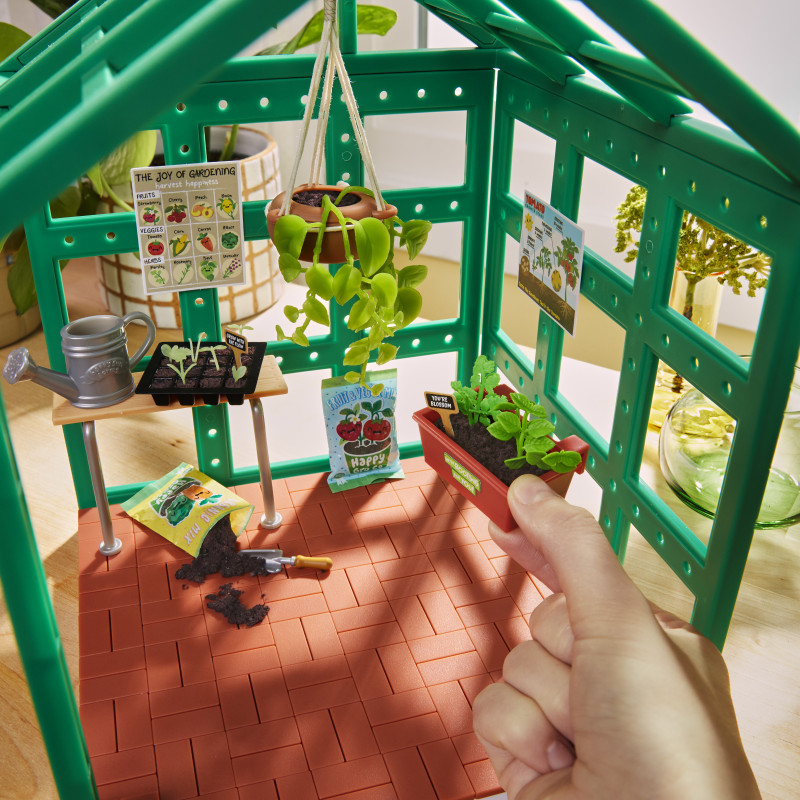 MGA's Miniverse - Spaces Starter Pack Greenhouse