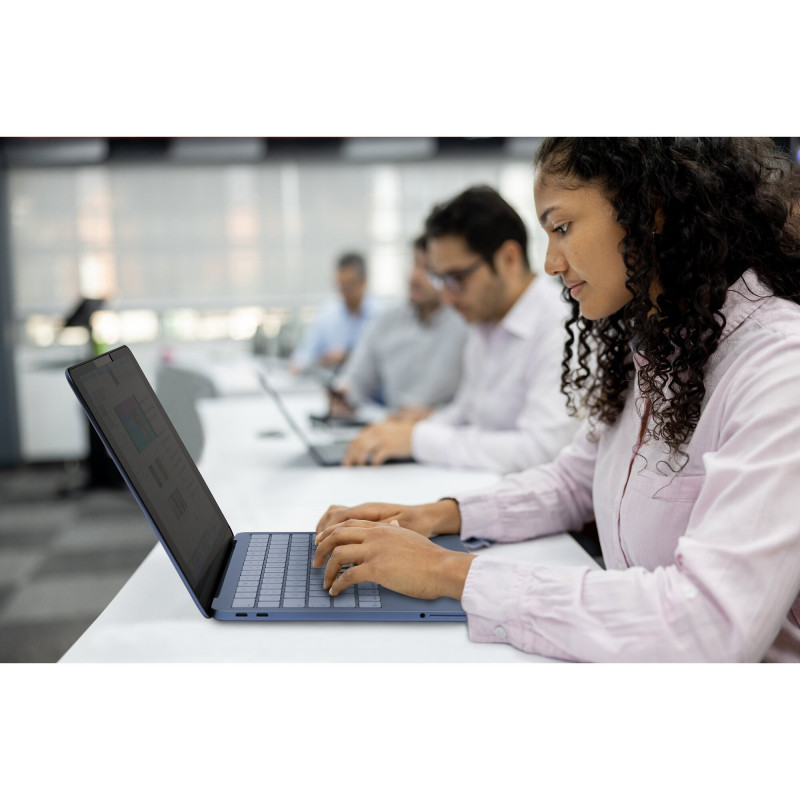 KENSINGTON privatumo ekrano filtras MacBook Neo 13 colių (2026 m.) - magnetinis, dvipusis, nuo atspindžių, mėlynos šviesos mažinimas 629091