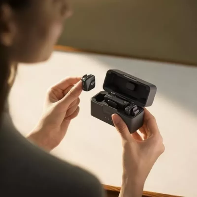 Belaidis mikrofonų rinkinys DJI Mic Mini (2 TX + 1 RX + Įkrovimo dėklas) - Tamsiai pilkas
