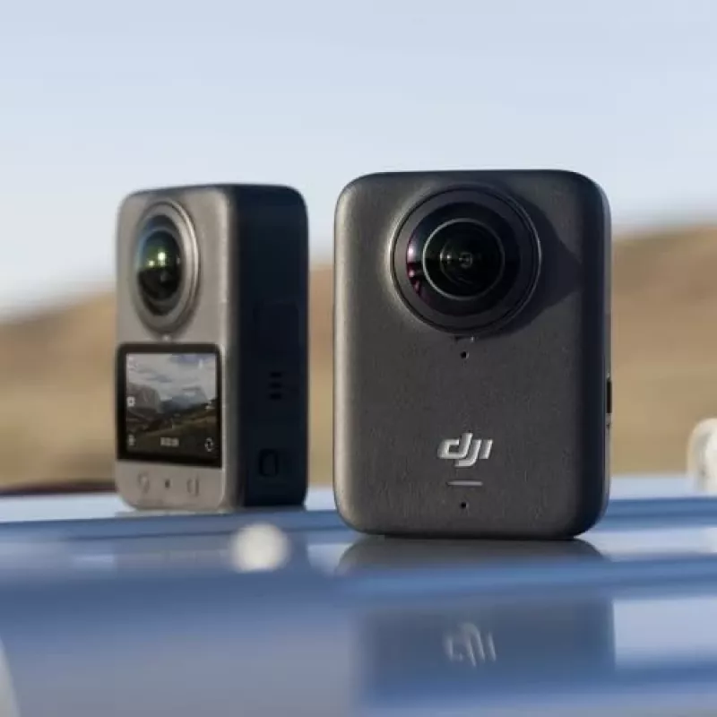 Veiksmo kamera DJI Osmo 360 Standartinis komplektas – 8K itin didelė raiška, 120 MP CMOS, 240 kadrų per sekundę, elektroninis stabilizavimas, 2 colių ekranas, MicroSD, 183 g, juoda