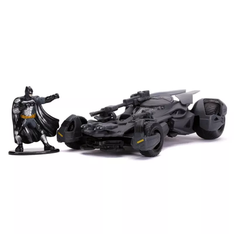 Jada Batman Batmobile 1:32 metalinė mašina su herojaus figūrėle, atsitiktinis modelis