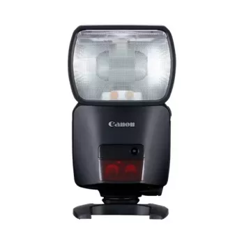Canon EOS R50 veidrodinis fotoaparatas su RF-S 18-45mm objektyvu
