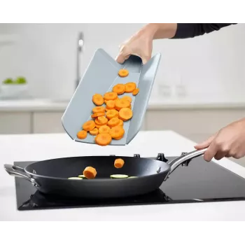 Joseph Joseph Chop2Pot Plus 2 dalių mėlynas pjaustymo lentelių rinkinys