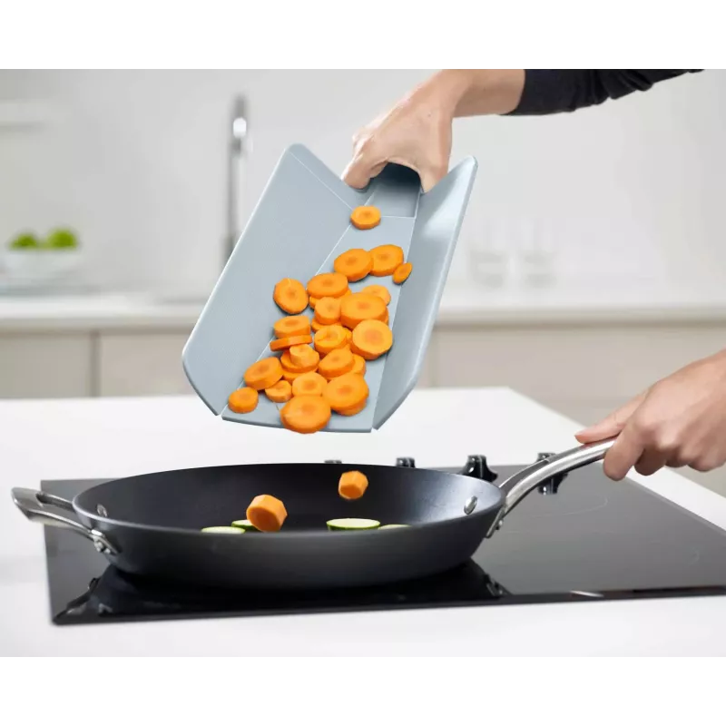 Joseph Joseph Chop2Pot Plus 2 dalių mėlynas pjaustymo lentelių rinkinys