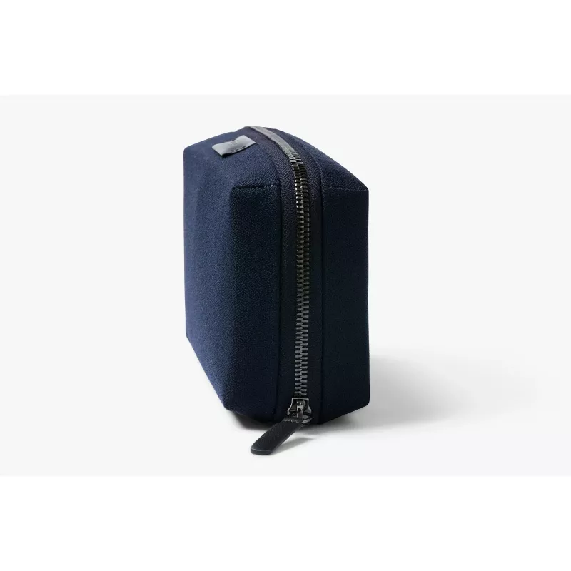 Bellroy Tech Kit - Organizer for Mobile Accessories (Navy)