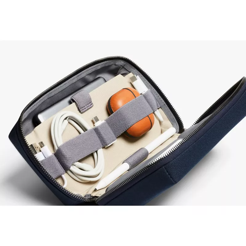 Bellroy Tech Kit - Organizer for Mobile Accessories (Navy)