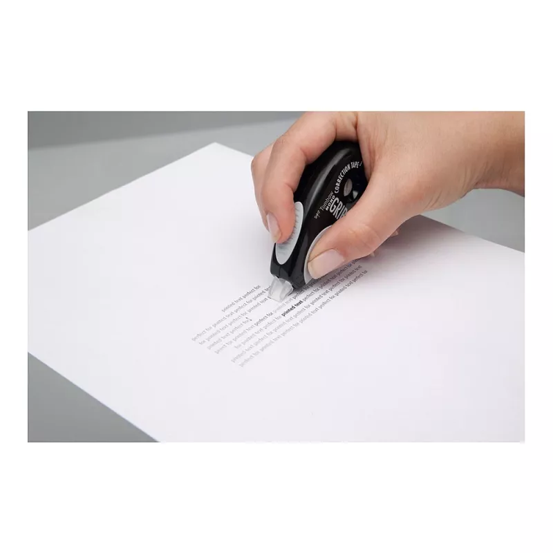 Tombow korekcinė juosta voleliu Grip CT-CD5C11 5mm x 10m juoda/balta