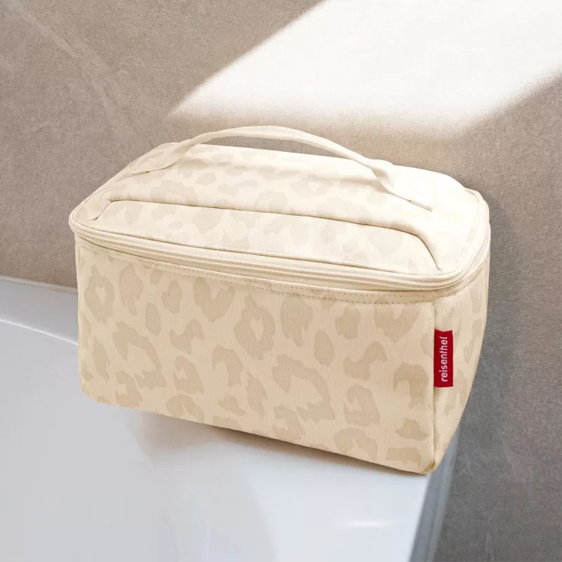 Reisenthel Beauty Case Leo Vanilla FF1043 - Kosmetinė 4L iš perdirbto poliesterio