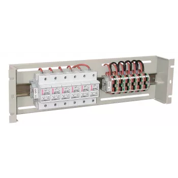EFB-Elektronik 19 colių 3U energijos paskirstymo / apsauginio jungiklio korpusas, RAL 9005 anglies juoda