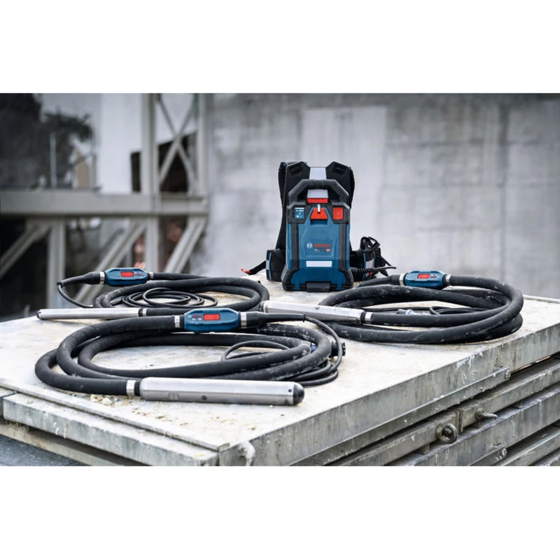 BOSCH PRO GDI59-500 Betono vibratorius (juoda/mėlyna, 59 mm vibratoriaus galvutė)