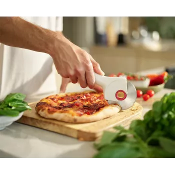 Joseph Joseph Ringo Easy-clean Red Pizza Cutter