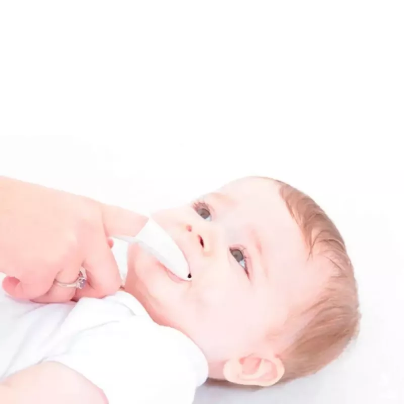 BRUSH BABY higieninės servetėlės dantenoms su ramunėlėmis ir ksilitoliu 0–16 mėn., 20 vnt.