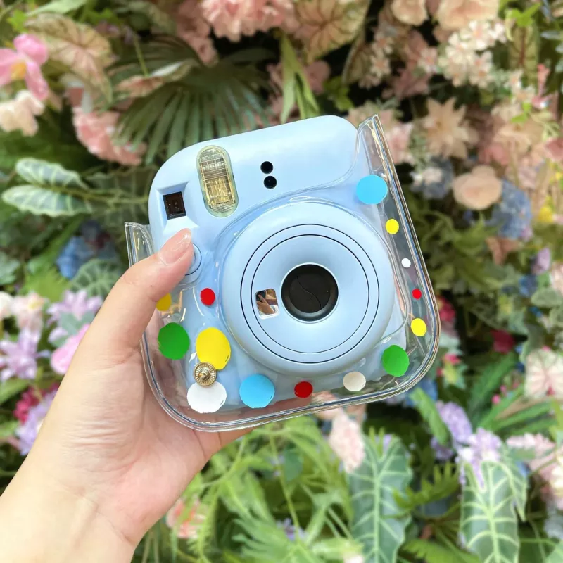 LOVEINSTANT Dėklas Fujifilm Instax Mini 12 - Spalvingi Taškeliai
