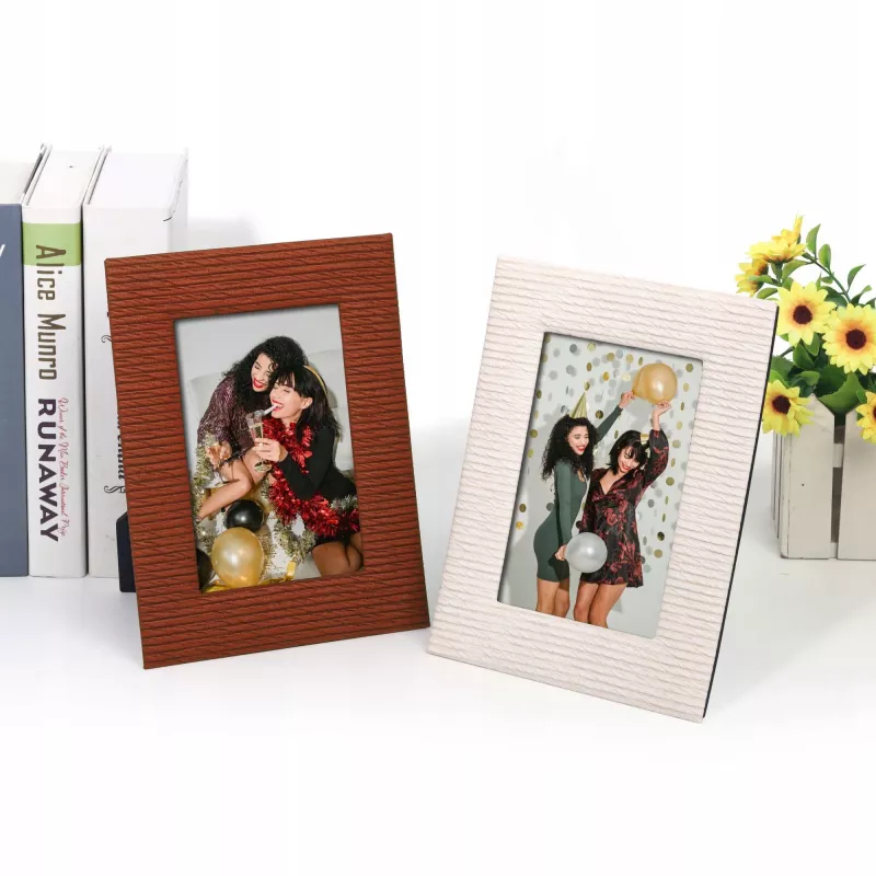 Stovintis nuotraukų rėmelis 10x15 cm nuotraukai Ruda Portretas Peizažas Loveinstant Ruda