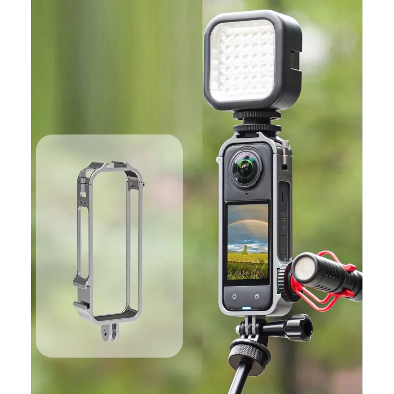 SUNNYLIFE Frame Mount Protective Housing su 2x Cold Shoe Mounts ir Silikoniniu Objektyvo Dangteliu, skirta Insta360 X4 (Juoda)